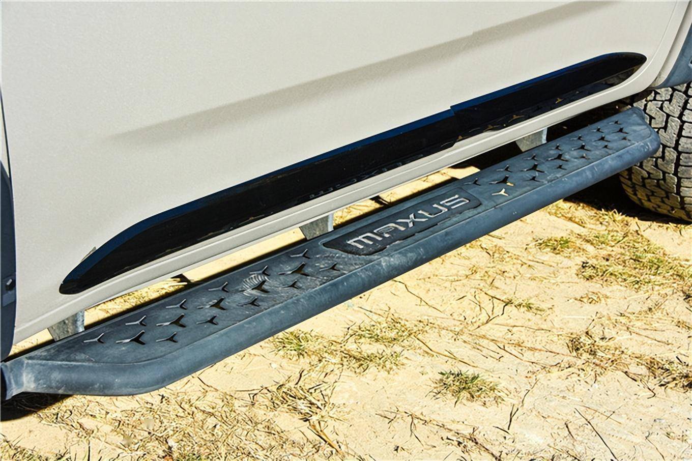 鯊魚王多變體汽車智能皮卡后箱蓋 鯊魚王多變體汽車智能皮卡后箱蓋