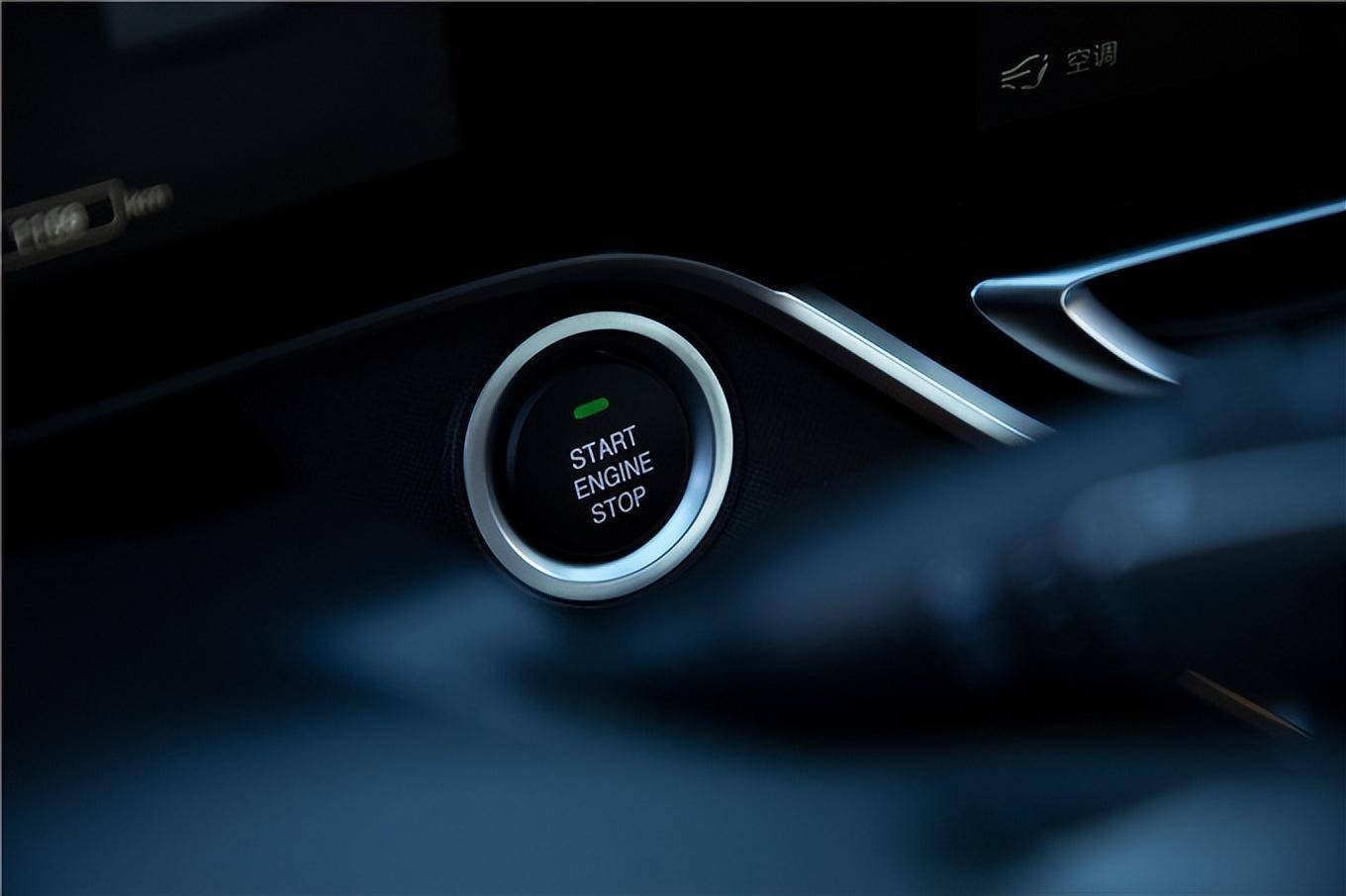 鯊魚王多變體汽車智能皮卡后箱蓋 鯊魚王多變體汽車智能皮卡后箱蓋