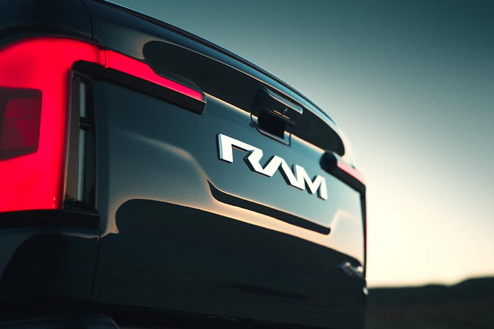 鯊魚(yú)王多變體汽車智能皮卡后箱蓋 鯊魚(yú)王多變體汽車智能皮卡后箱蓋